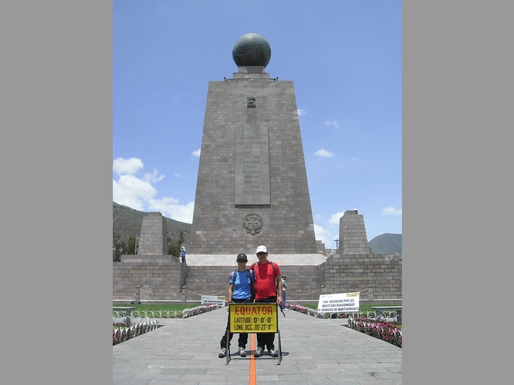 Äquatordenkmal Mitad del Mundo - Ecuador